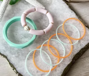 Women’s Apparel Jewelry Green, Orange, Blue, White Stretchy Crystal Bracelets! 8 - Picture 1 of 4