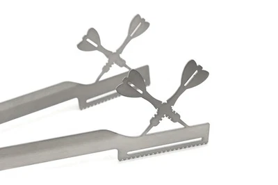 CAROLISA Grillzange Motiv Dart