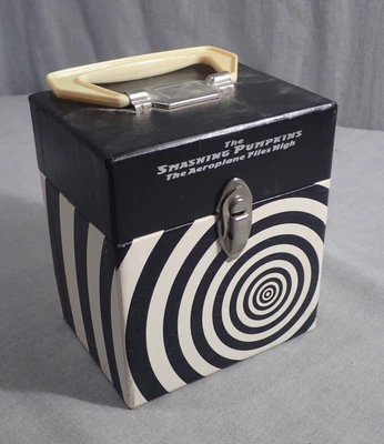 Smashing Pumpkins The Aeroplane Flies High Box Set & Booklet - MISSING ONE DISC - Image 1 of 4