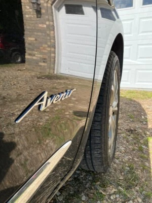 NUEVO Original Puerta Delantera Trasera "AVENIR" Emblema Cromo Insignia GM 2337382 Buick Foto 1 de 4