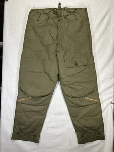 Pantalón de vuelo vintage Eddie Bauer Army Air Force plumón de ganso 40 oliva (se adapta a 38) - Imagen 1 de 9