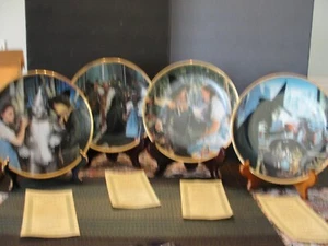 WIZARD OF OZ 4 PLATES 8 1/2" LOT 2 ALL SIGNED W/ BOXES - Picture 1 of 8