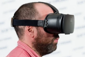 Auriculares DESTEK V4 VR, 103° FOV, HD protegidos para los ojos con control en bolsa de cordón - Imagen 1 de 5
