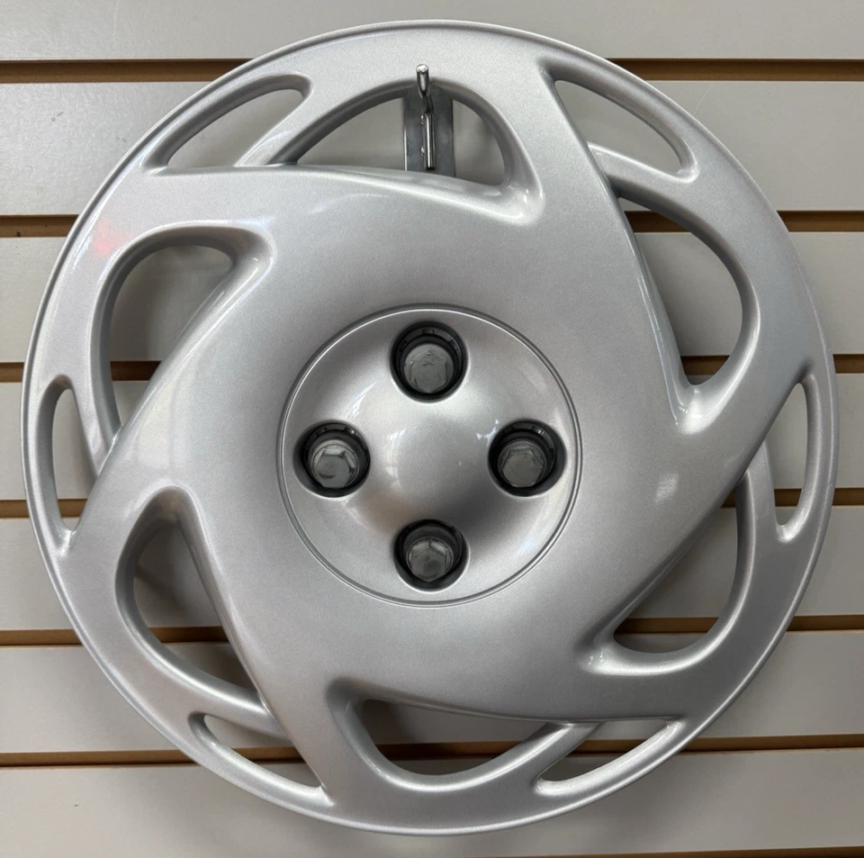 2000 2001 SATURN S Series 15" Bolt-On Silver Hubcap Wheelcover Factory Original - Image 1 of 1