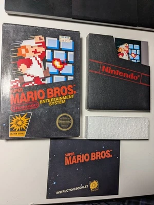 Super Mario Bros. (Nintendo NES, 1985) CIB 5-Screw Complete With Manual & Foam - Image 1 of 4