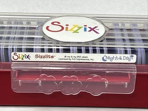 Sizzix Sizzlits Noche y Día 35 Troqueles Alfabeto Números Puntuación + Estuche de Almacenamiento - Imagen 1 de 8
