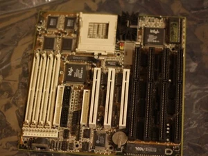 Placa madre Lucky Star LS-P54CE G1 Socket 7 AT 256 kb PCI ISA SD intel 430VX - Imagen 1 de 15