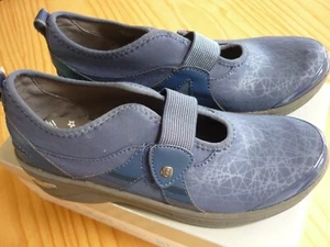 BZees Navy Comfort Walking Shoe - Picture 1 of 15