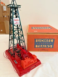 LIONEL 6-2305 #1  OIL DERRICK & PUMPER-#455 SEMI-GLOSS GREEN RIG~W~RED BASE - Picture 1 of 5