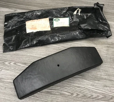 PLINTH FINISHER RANGE ROVER CLASSIC 1992-1994 BTR9093LNF - Image 1 of 4