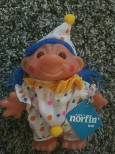 Vintage Dam Adopt A Norfin Troll 5 Inch Clown-1986- Blue Hair-Closed Smily Face - Picture 1 of 2