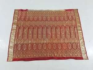 Vintage Traditional Indian Red and Gold Brocade 43x32 inches - Picture 1 of 12