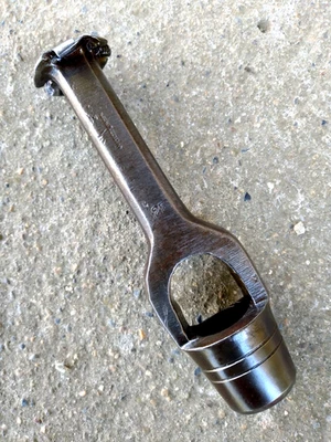 ANCIEN EMPORTE PIECE DIAMETRE 25 - AMSTUTZ MERCIER - OUTIL DE CORDONNIER - - Photo 1/4