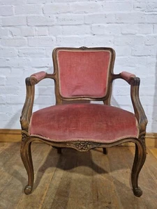 French style carved parlour salon chair - ornate armchair - Picture 1 of 17