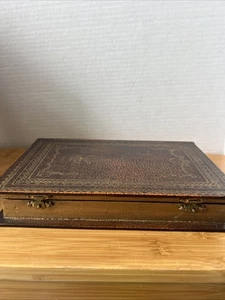 Schönes Kunstbuch mit Messingverschlüssen. Hide Your Treasurers Holz 9”x6” Schön! - Bild 1 von 12