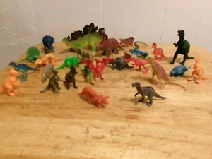 plastic dinosaurs lot vintage - Picture 1 of 4