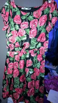 Vestido blusa floral manga corta rojo Annabella para mujer talla mediana Foto 1 de 4