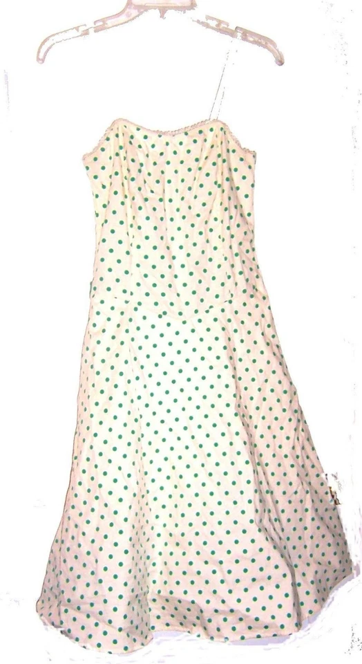 Vestido Solero Ruby Rox Blanco con Lunares Verdes Estilo Línea A con Crinolina Talla S Foto 1 de 4
