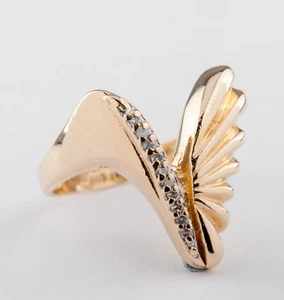 14k Yellow Gold Diamond Accent ring size 6.5 - Picture 1 of 3