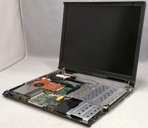 FÜR TEILE 14,1" Lenovo Thinkpad T42 (Pentium M 745/1,80 GHz/KEIN RAM/KEINE HDD) - Bild 1 von 4