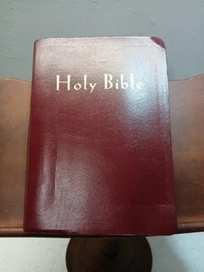 Tyndale Holy Bible New Living Translation Large Print Edition Red Leather - Picture 1 of 7