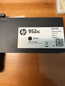 Tre cartucce di inchiostro 952XL compatibili per HP Officejet magenta, ciano, nero - Foto 1 di 2