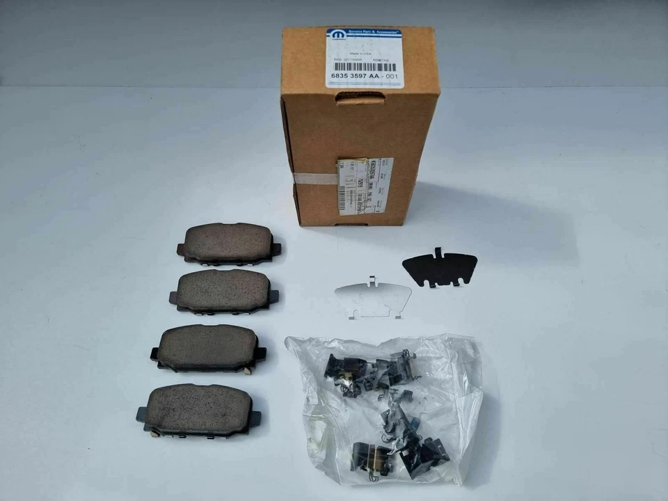 Juego de pastillas de freno traseras originales Jeep Compass 2017-2021 68353597AA G51E Foto 1 de 1