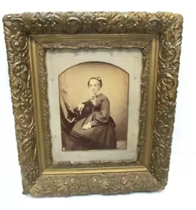 Ornate Victorian Gesso Gilded Frame w/ Studio Photo - Picture 1 of 4