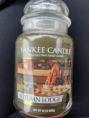 Yankee Candle AUTUMN LODGE 22 oz Large jar Santas Pipe Scent Retired White Label - Image 1 of 2