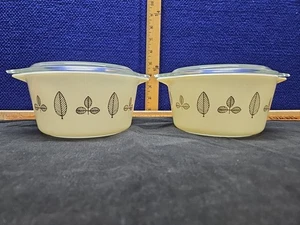 Cazuela vintage 473 Pyrex hoja de oro buffet gemelos 1 qt 2 cuencos 2 tapas 470C - Imagen 1 de 6