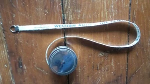 Antique Advertising TAPE MEASURE Western Auto, The Family Store, West Germany - Imagen 1 de 4