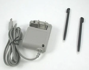 EE. UU. NUEVO Nintendo DS Lite USG-001 Compatible USG-002 Cargador de Batería CA 2 Lápiz óptico - Imagen 1 de 2