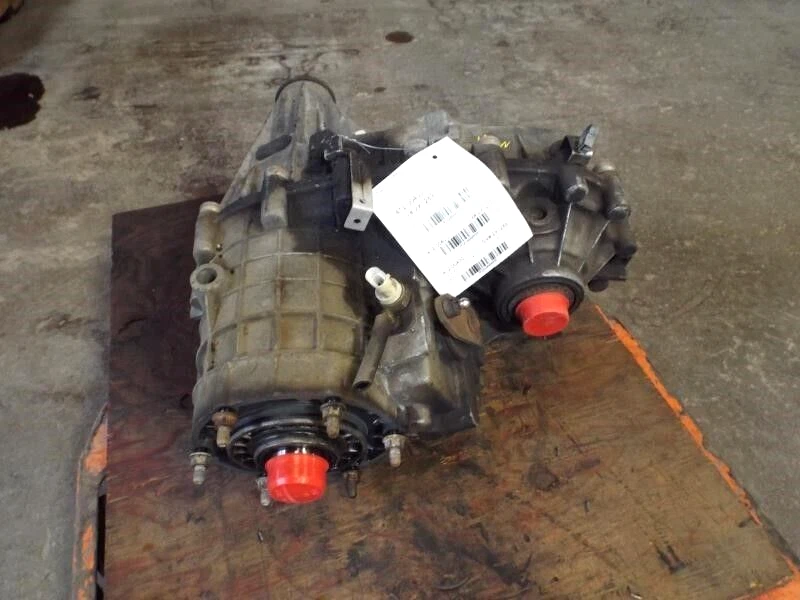 99-06 Chevy Silverado 1500 Transfer Case Assembly with Floor Shift Automatic OEM - Image 1 of 3