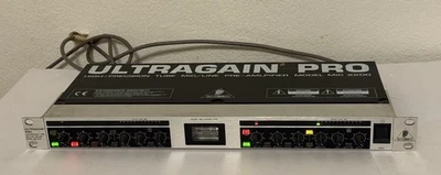 Preamplificador de micrófono de tubo de vacío Behringer UltraGain Pro MIC2200 - SIN PROBAR Foto 1 de 4