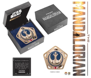 Star Wars : The Mandalorian New Republic Medallion Prop Replica by SalesOne B/Da - Picture 1 of 9