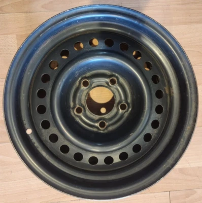 Llanta de acero 15" Ford Mustang Factory OEM 15x6,5 1994-1995 5x4 1/2 Foto 1 de 4