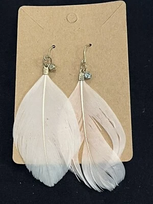 Pendientes de plumas rosa claro Foto 1 de 3