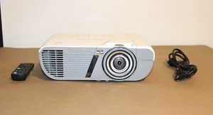 Viewsonic PJD6552LS Short Throw HDMI Projector. No more than 3214 Hrs. on Lamp - Picture 1 of 5
