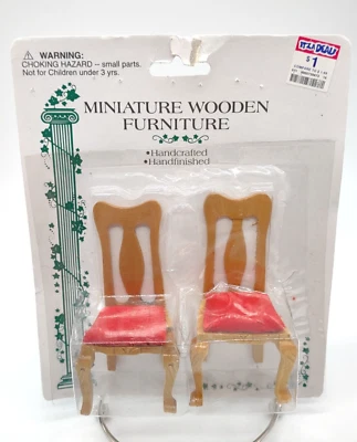 Миниатюрный кукольный домик викторианский дуб стул красная подушка новый из старых запасов новый нераспакованный - Изображение 1 из 4