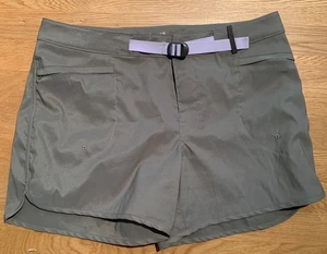 NUEVO SIN ETIQUETAS Helly Hansen L Solen Clásico Reciclado Agua Pantalones Cortos 5" Verde Bolsillos Cinturón - Imagen 1 de 6