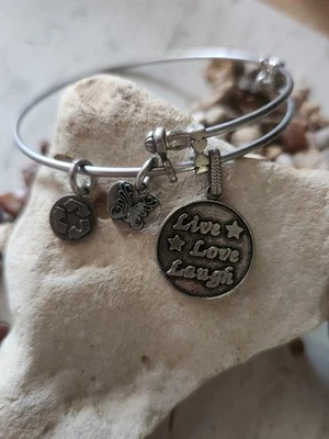 Браслет Angelica Bangel. Вдохновляющий висячий браслет Live Love Laugh. Подарок - Изображение 1 из 4
