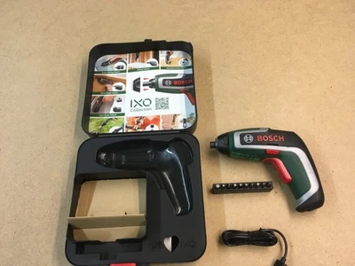 Bosch IXO Akkuschrauber in einer sehr seltenen Geschenkverpackung mit Bitz 105 - Bild 1 von 4