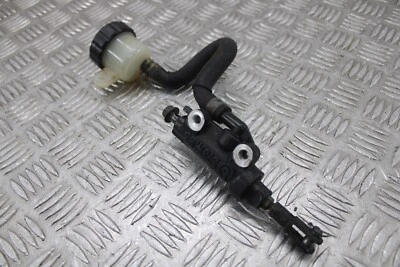 Yamaha YZF 600 R Thundercat 2001 rear brake master cylinder 1996 - 2003 — 第 1/4 张图片
