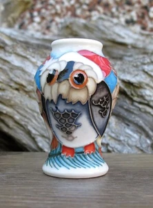 Moorcroft Exquisite OZZY'S CHRISTMAS Miniature Vase 46/2 Retail Price £245 Owl - Picture 1 of 17