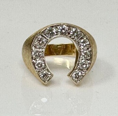 Men's Elegant CZ Lucky Horseshoe And Horse Head Ring In 14k Yellow - Foto 11