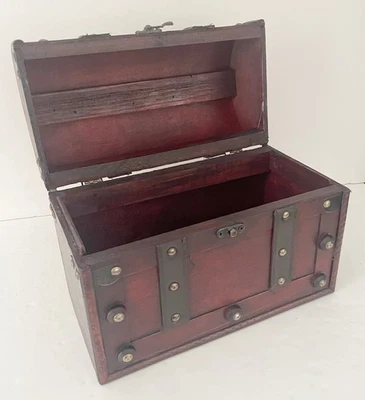 HMF Schatztruhe aus Holz Italien Truhe Holztruhe Schatzkiste  - Bild 1 von 2