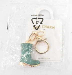 Anthropologie 102987575 Splash Bag Charm Regenstiefel grün Stiefel mit roségoldener Kette - Bild 1 von 4