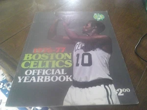 BOSTON CELTIC"S 1976-77 JAHRBUCH/HAVLICEK - Bild 1 von 5