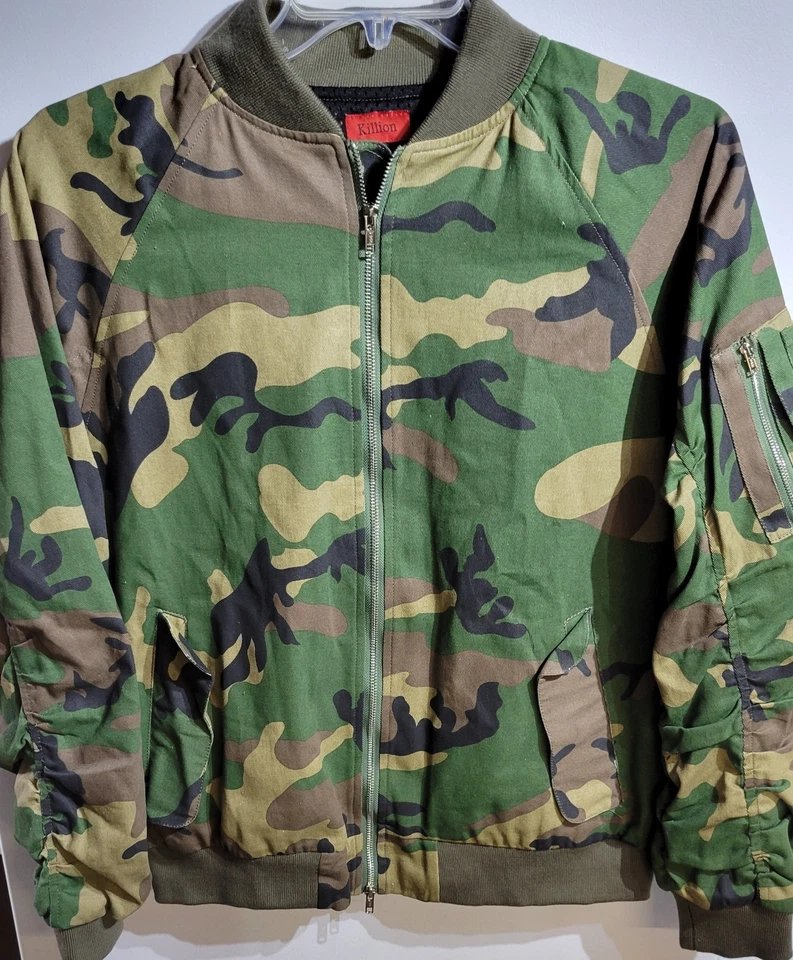 Killion 迷彩轰炸机夹克,尺寸 L,二手状况完好 — 第 1/3 张图片