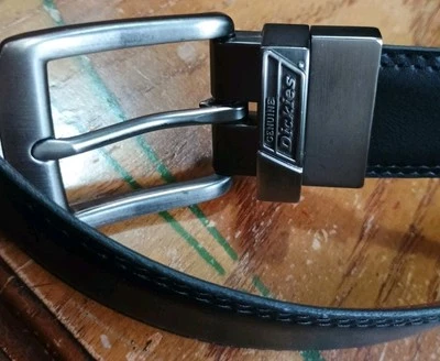 Nuevo sin etiquetas Cinturón Dickies de cuero para hombre talla 35/90 reversible marrón negro níquel cepillado Foto 1 de 4